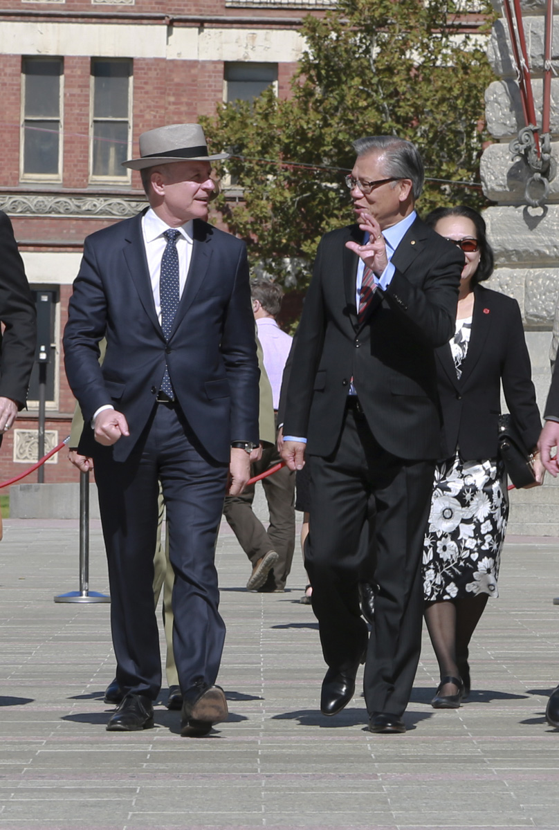 Premier Jay Weatherill with His Excellency the Hon Hieu Van Le AO, Governor of South Australia.